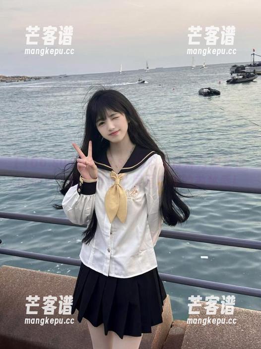 166.su 在166.su黑料不打烊万篇长征的地址,居然引出了层层瓜皮的神秘感!