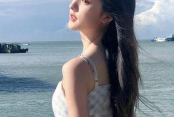 当我在17c吃瓜上看新闻，心里不禁问：“这是什么网址打开了我人生的第三只眼？”