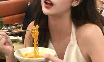 想知道圈里那些黑暗的小秘密？快看看51吃瓜网站吧！