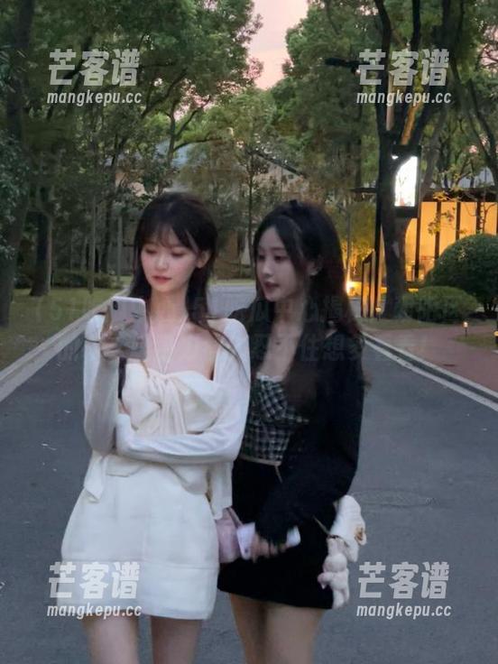 51吃瓜中心 51吃瓜中心揭秘!朝阳区的永久吸引力让人忍不住想多看看!