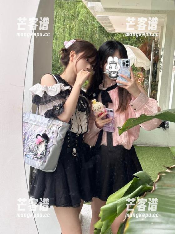 51爆料 51爆料:吃瓜网里潜藏的‘永久’童话,粉与黑的拉锯战!