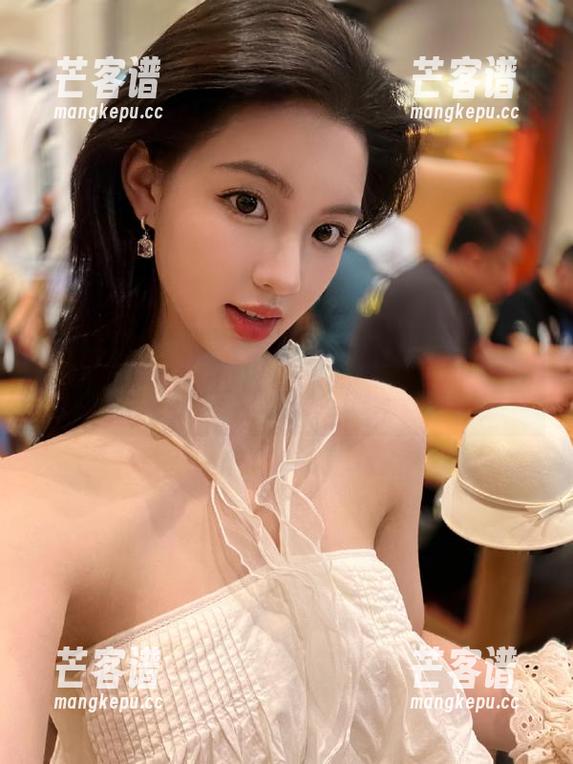 谁说黑料不能聊？tttzzz668.su导航带你飞！