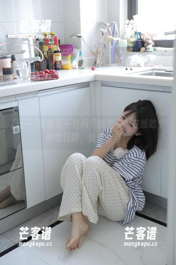五一 谁说五一官网只能吃瓜?在线吃个桃也行啊,快来参与!