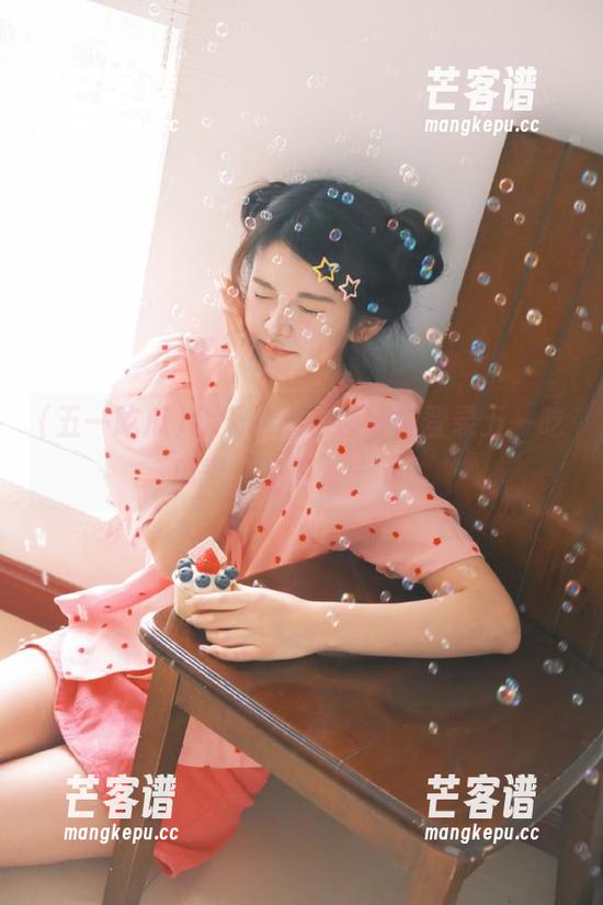 五一吃瓜 今天的瓜,还得你登录五一吃瓜来‘品鉴’一下!