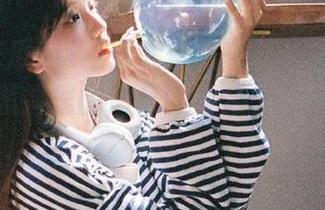 目不转睛：五一吃瓜黑料中心首页，黑料里的潜台词背后又藏着什么秘密？