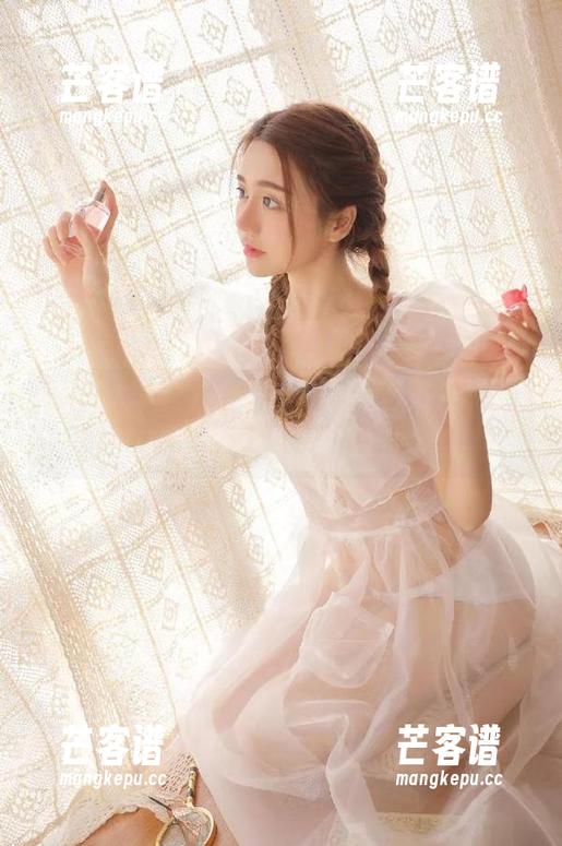 吃瓜大本营 来“吃瓜大本营”,观看那些瘫痪在沙发上精彩的八卦大戏!