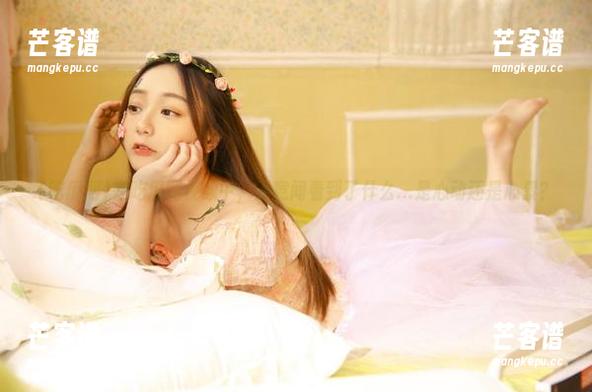 在吃瓜网视频中，无意间看到了什么...是心动还是心累？