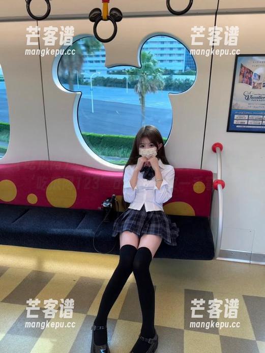 想知道谁在背后谋划？快来下载‘吃瓜网123’app，瓜皮一手掌控！