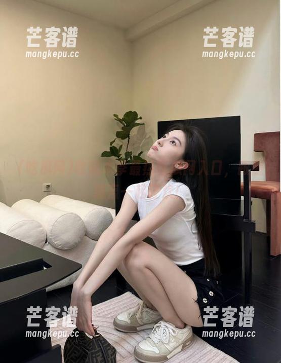 吃瓜网 收藏本季最热吃瓜网入口,跟随流言一起狂欢!