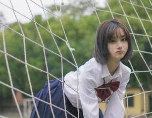 吃瓜网：在朝阳的照耀下，瓜皮真好吃哦！