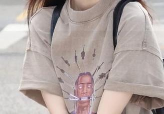 跟着吃瓜网的链接走，下载的瞬间你就变成对瓜窥探的行家！