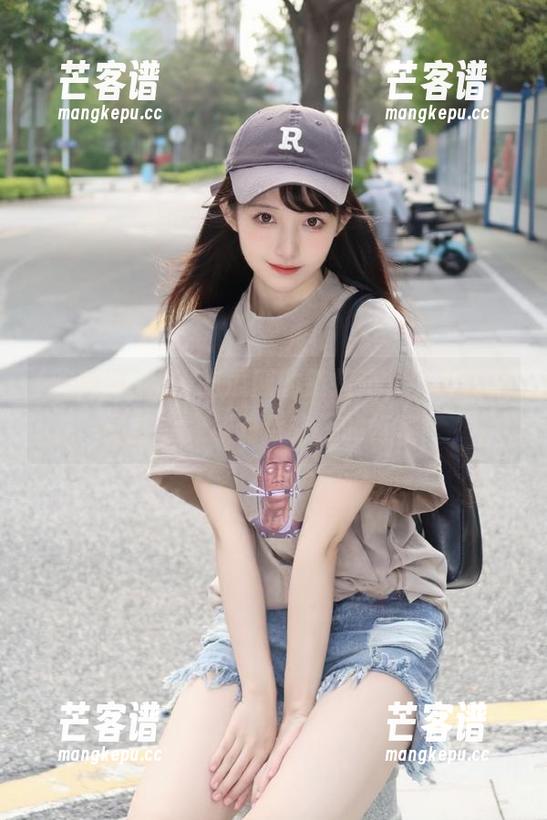 吃瓜网 跟着吃瓜网的链接走,下载的瞬间你就变成对瓜窥探的行家!