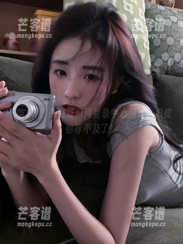 来到吃瓜网登录中心网址，瓜皮都等不及了！