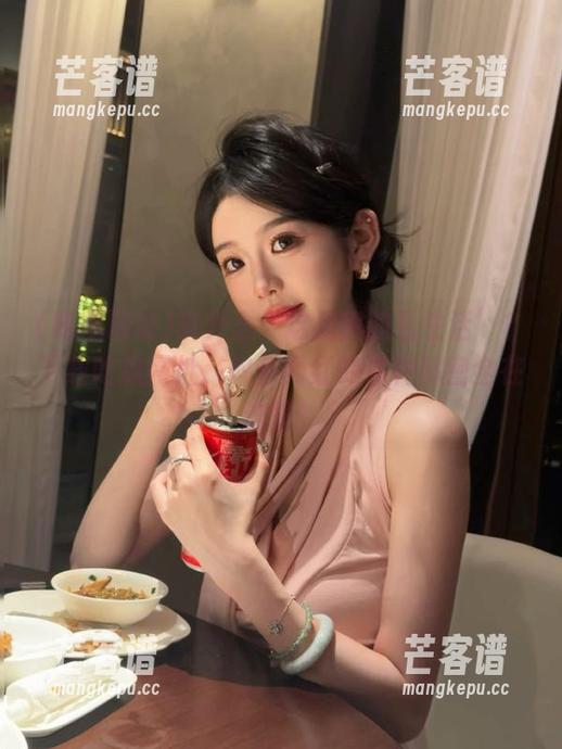 说什么‘这是我的私生活’？下载吃瓜网址，抖音网红的各种秘密全在这里！
