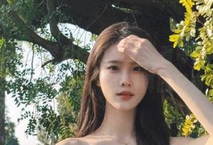 登录吃瓜网站，看每日网红如何在家吃西瓜打卡，不料真的只有西瓜？