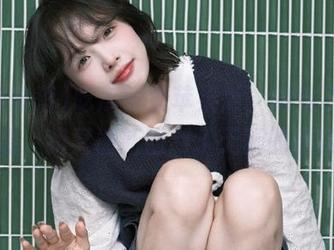 吃瓜部落苹果版，刷完了小道消息，我又重新回到了无聊的现实。