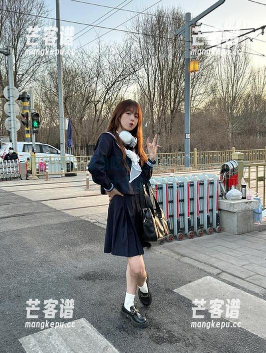 海角吃瓜 海角吃瓜:链接了八卦与小道消息,大家快来围观!