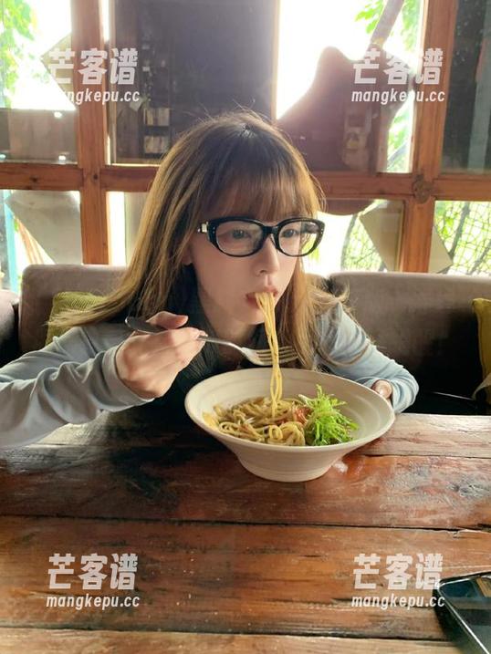 黑料166su网页版，舒舒服服享受免费吃瓜时间，别怪我没提醒！