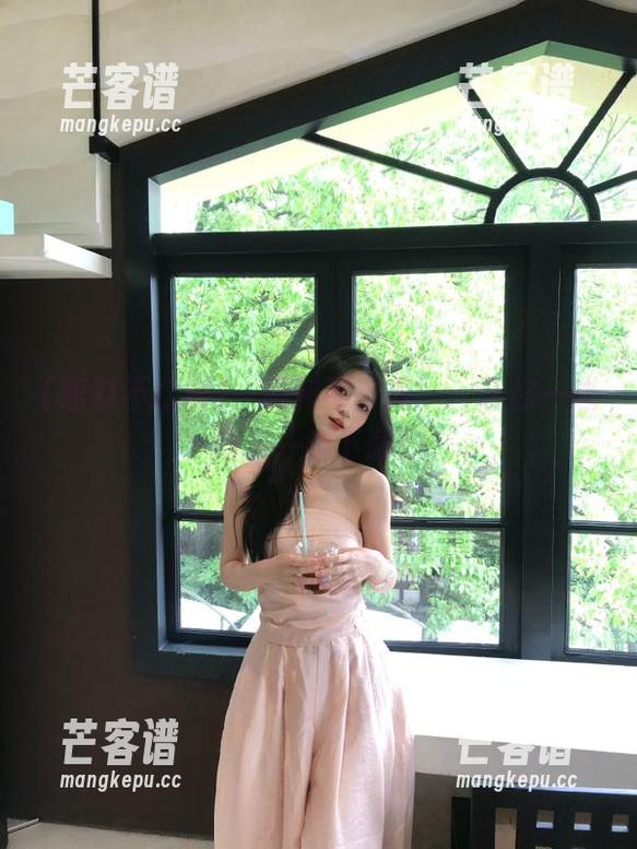 黑料不打样 ‘黑料不打样’:让你一边吃瓜一边下载!