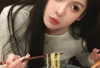 登录“zztt15.su黑料不打烊”，顿时置身于娱乐圈的秘密入口，想知道这里藏了多少猛料？