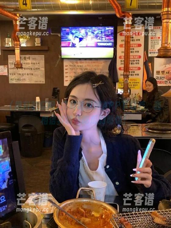 黑料吃瓜网APP下载后，我相信真的能吃瓜到喷饭！