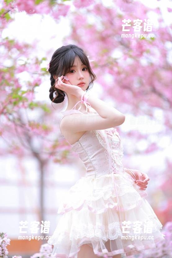 如果不知道吃什么，看黑料在线，得知新瓜后共享快乐，太棒了！