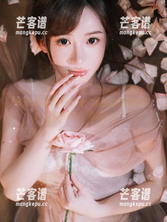 黑料网在线：免费的黑料表演，哈哈哈，真爽！