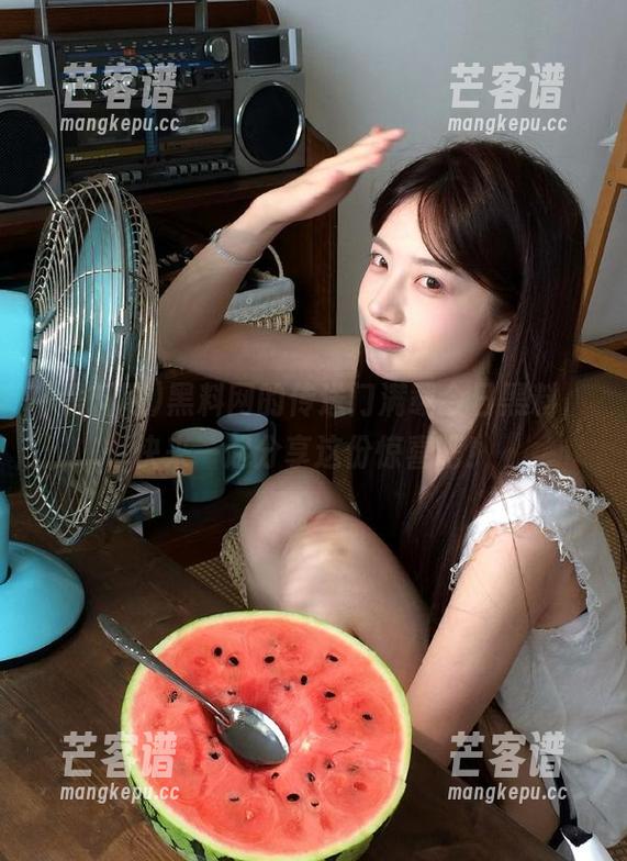 黑料网 黑料网的传送门满载今日黑料,快来一起分享这份惊喜吧!