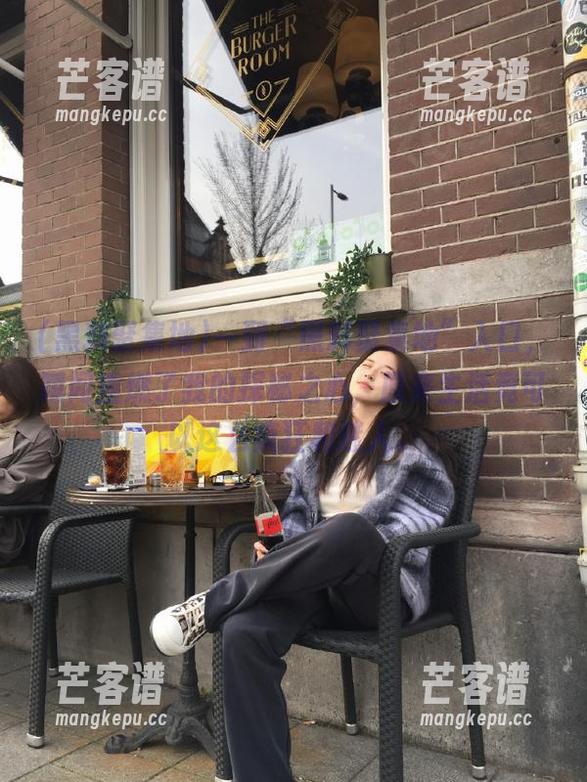 黑料聚集地 一到“黑料聚集地”入口,瞬间重燃了我的探秘之心,原来生活竟可以这么疯狂和迷人。